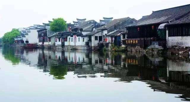 男子在私人工作室按摩，2块椎间组织脱落压迫脊椎，险致全身瘫痪